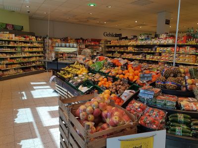 Hauptstraße Blick vom Eingang