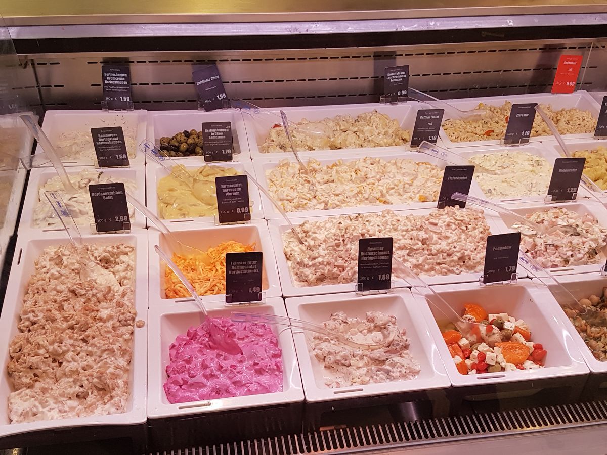 Frisch zubereitete Salate